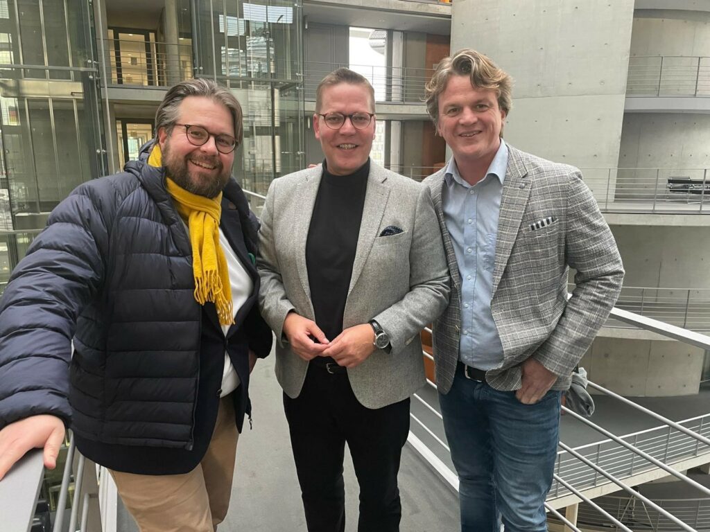 Trafen sich jetzt zu einem ersten Austausch in Berlin: (von links) Dr. Johannes Gerstner, Tino Sorge und Fritz Allendorf.